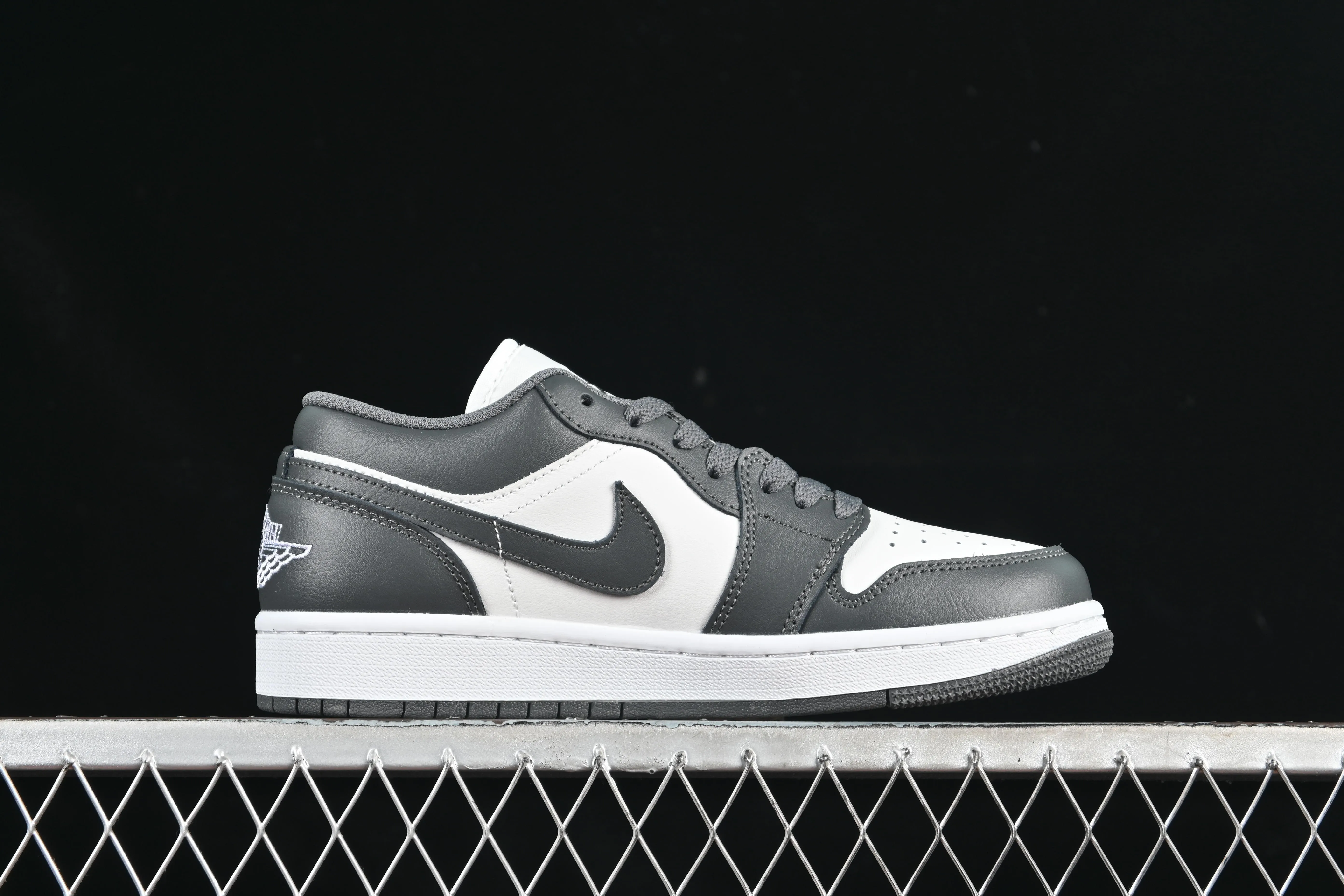 All categories Air Jordan Jordan series basketball shoes Air Jordan 1 Low Air Jordan 1 Low AJ1 Joe 1 white and gray color low-top cultural and casual sneakers 553558-044
